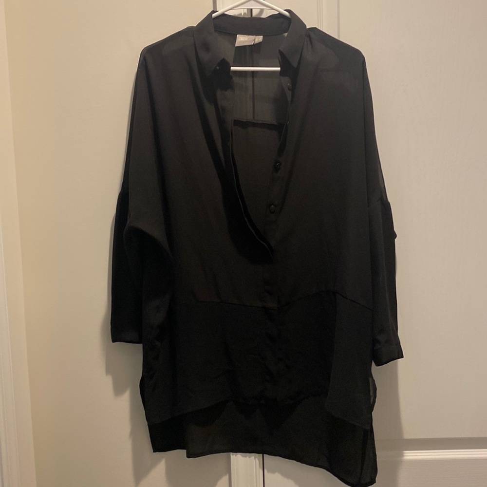 Black oversized high low, button up